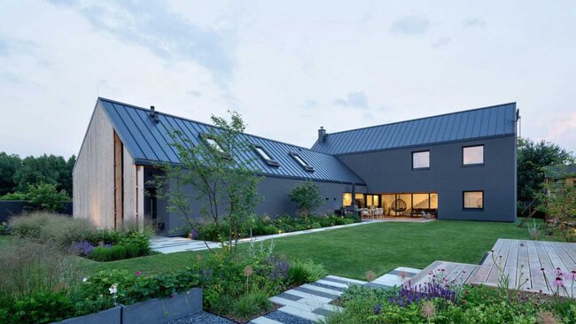 Modern barndominium